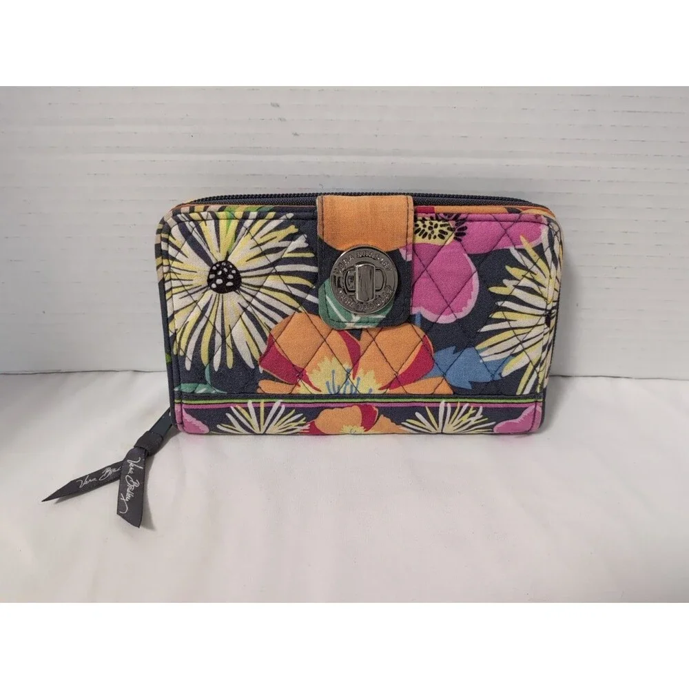 VERA BRADLEY WALLET Zip around TURNLOCK FLORAL PRINT